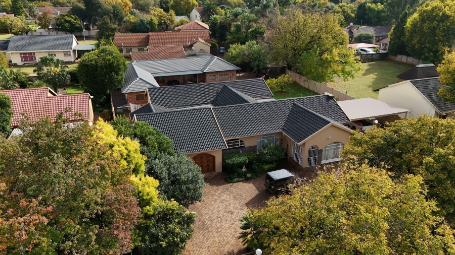 6 Bedroom Property for Sale in Flamwood North West